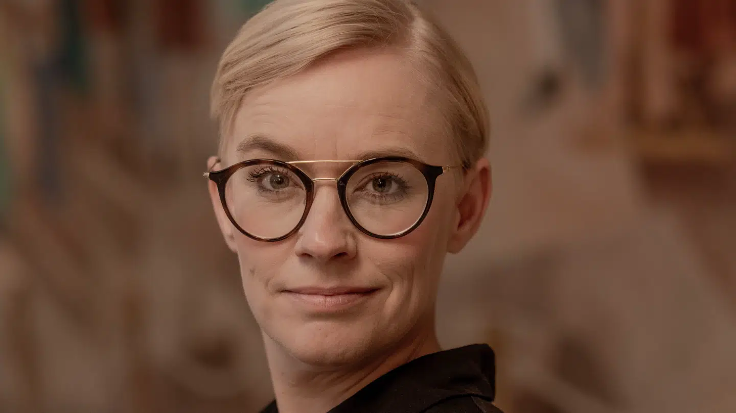 SFs Lotte Kofoed er nu på vej til Folkemødet. Hun vil have en undskyldning fra sin formand Pia Olsen Dyhr.