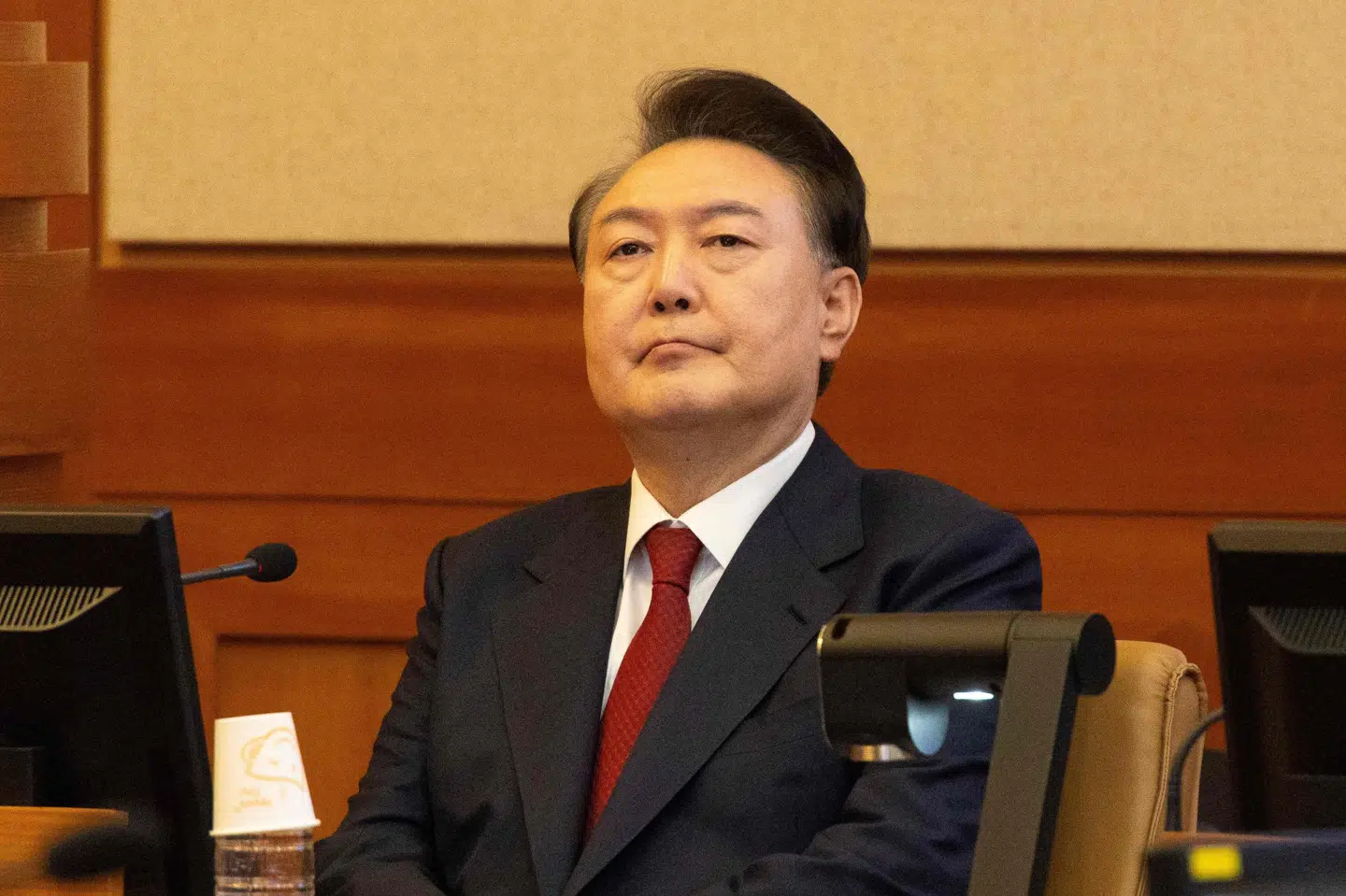 Sydkoreas tidligere præsident Yoon Suk-yeol afsoner allerede en livstidsdom, som han blev idømt som følge af en ordre om undtagelsestilstand i december 2024. Fredag blev han idømt yderligere 30 års fængsel for at have givet ordre til en droneoperation i Nordkorea. (Arkivfoto).