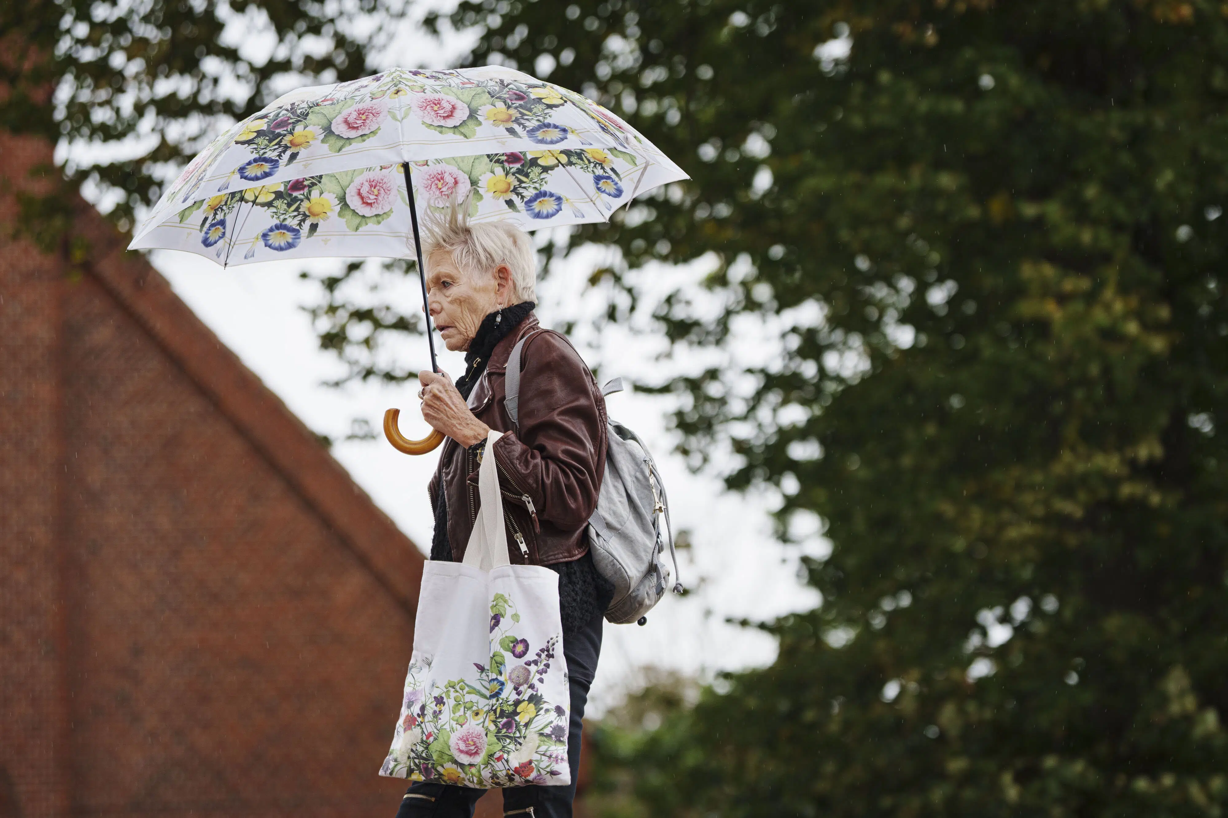 Frisk vind og lave temperaturer venter i våd sommerweekend