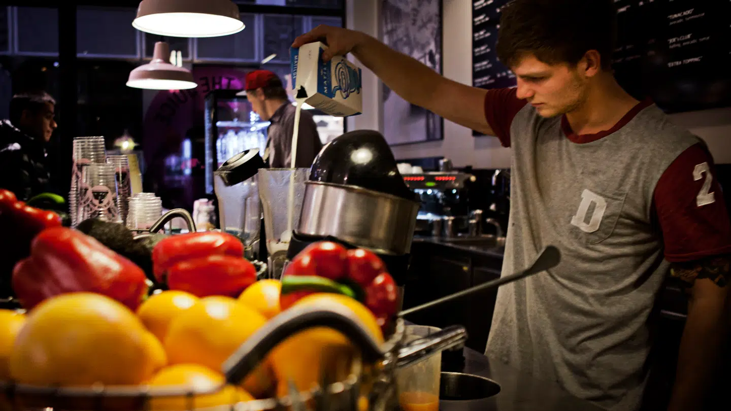 Joe and the Juice åbner første drive-i.