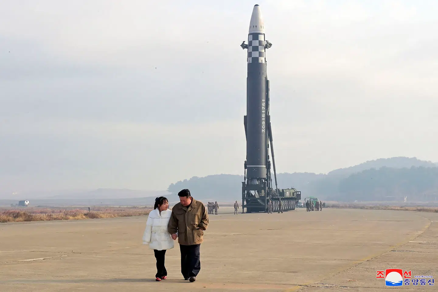 Kim Jong-un og hans datter Kim Ju-ae er 3. og 4. generation i rækken af Kim'er, der leder Nordkorea.