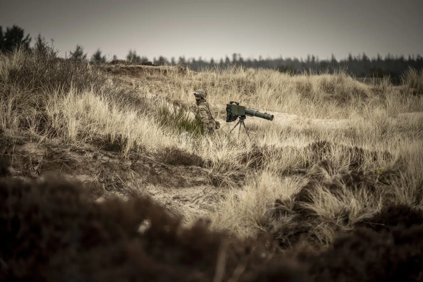 Forsvaret har i løbet af 2024 og 2025 fået 262 millioner kroner til at lave forbedringer på de danske tjenestesteder. Det skal blandt andet komme soldater, som her i Oksbøl skydeterræn, til gode. (Arkivfoto):