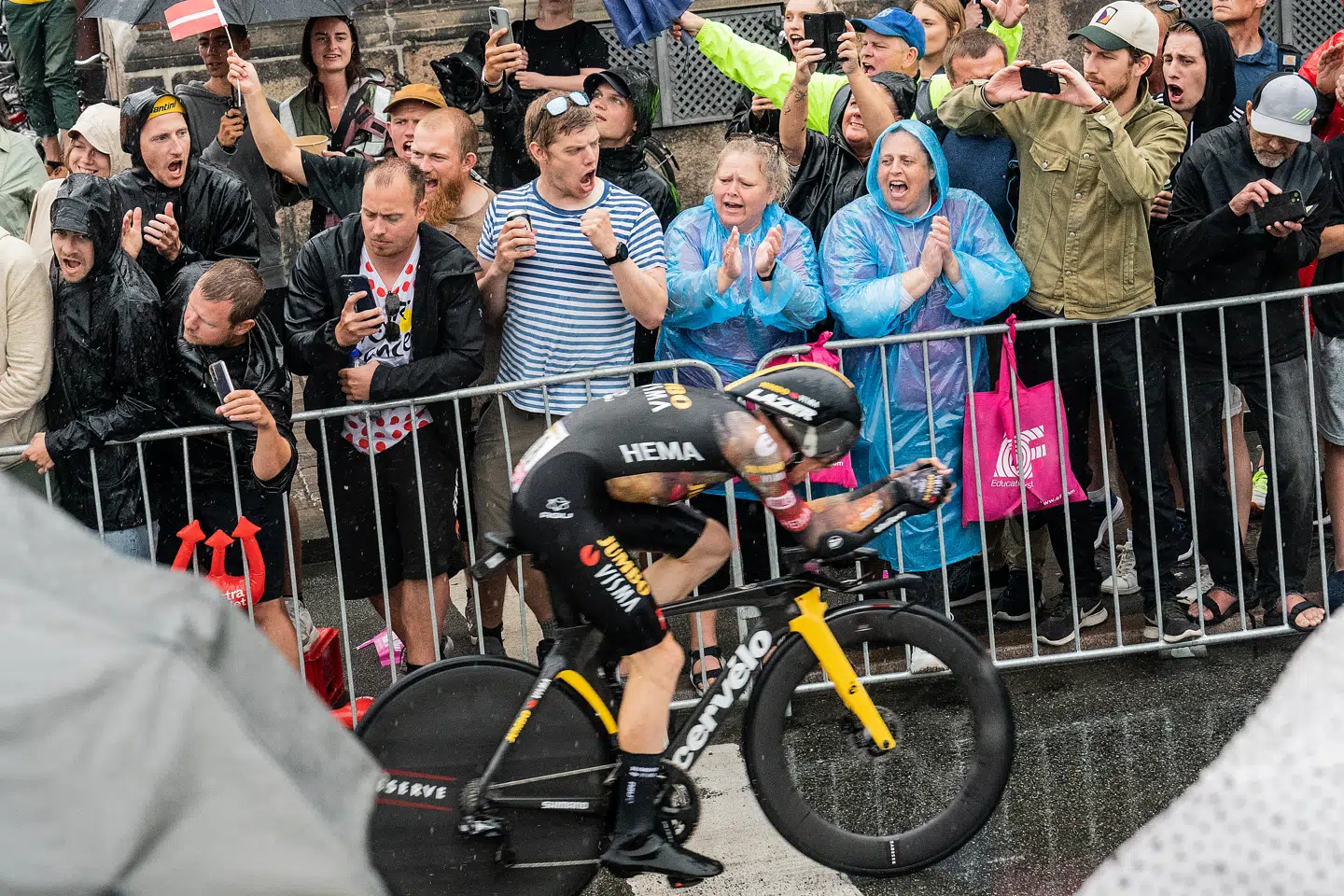 I 2022 var der cykelfest i København med Tour de France-start i Danmark. Her er det Jonas Vingegaard på prologen rundt i byens gader.