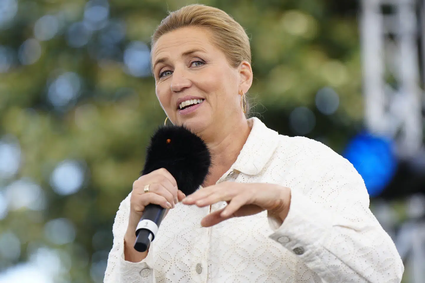 Statsminister og formand for Socialdemokratiet Mette Frederiksen bliver interviewet efter sin partiledertale på Folkemødets hovedscene fredag.