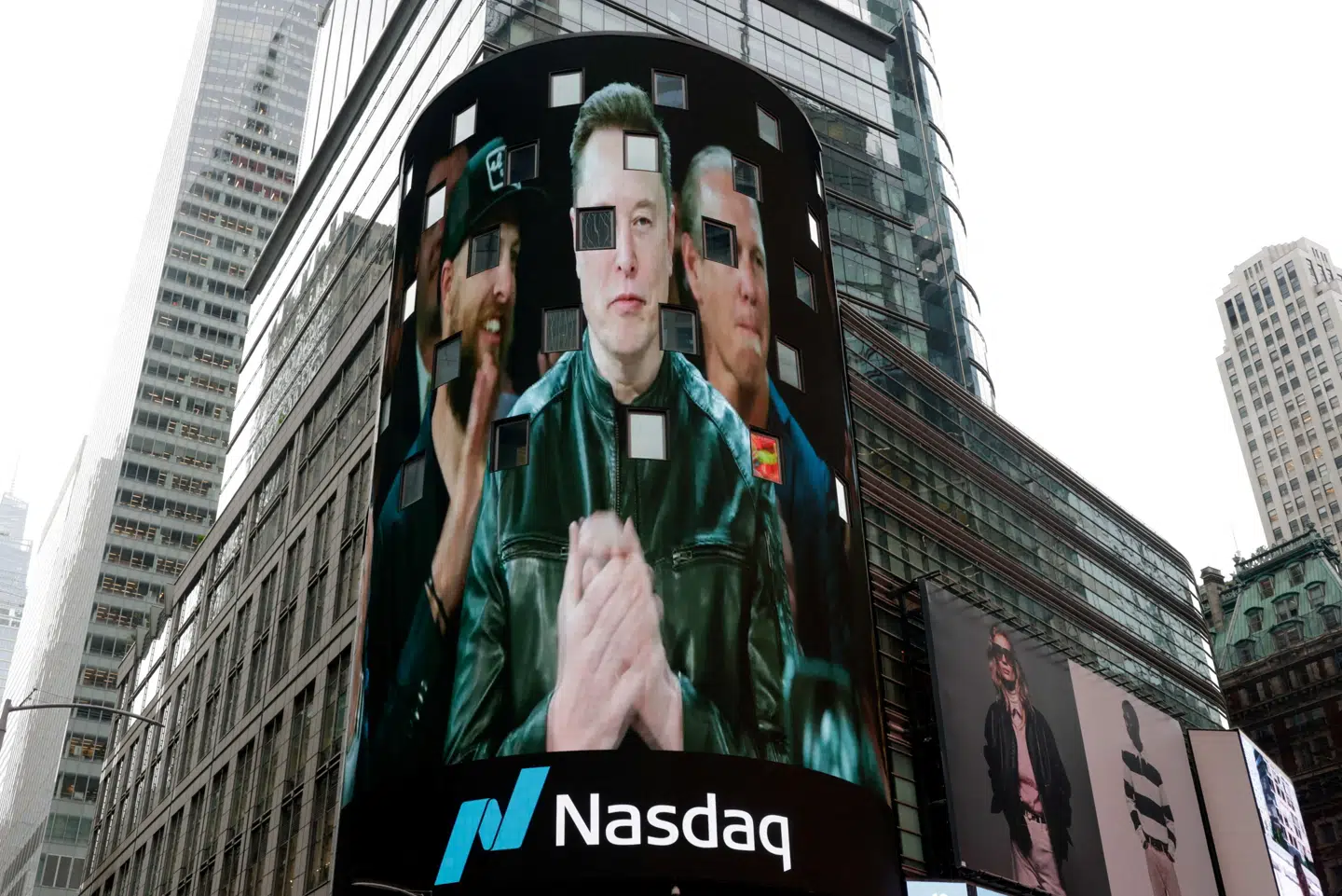 Der har været enorm interesse for SpaceX-aktien, der nu officielt kan handles på børsen til 150 dollar pr. aktie.