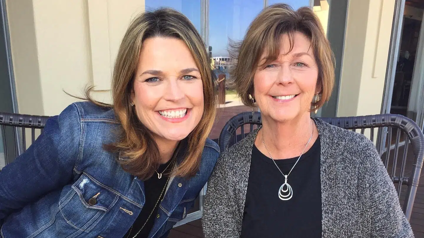 Savannah Guthrie fotograferet med sin mor, Nancy Guthrie.