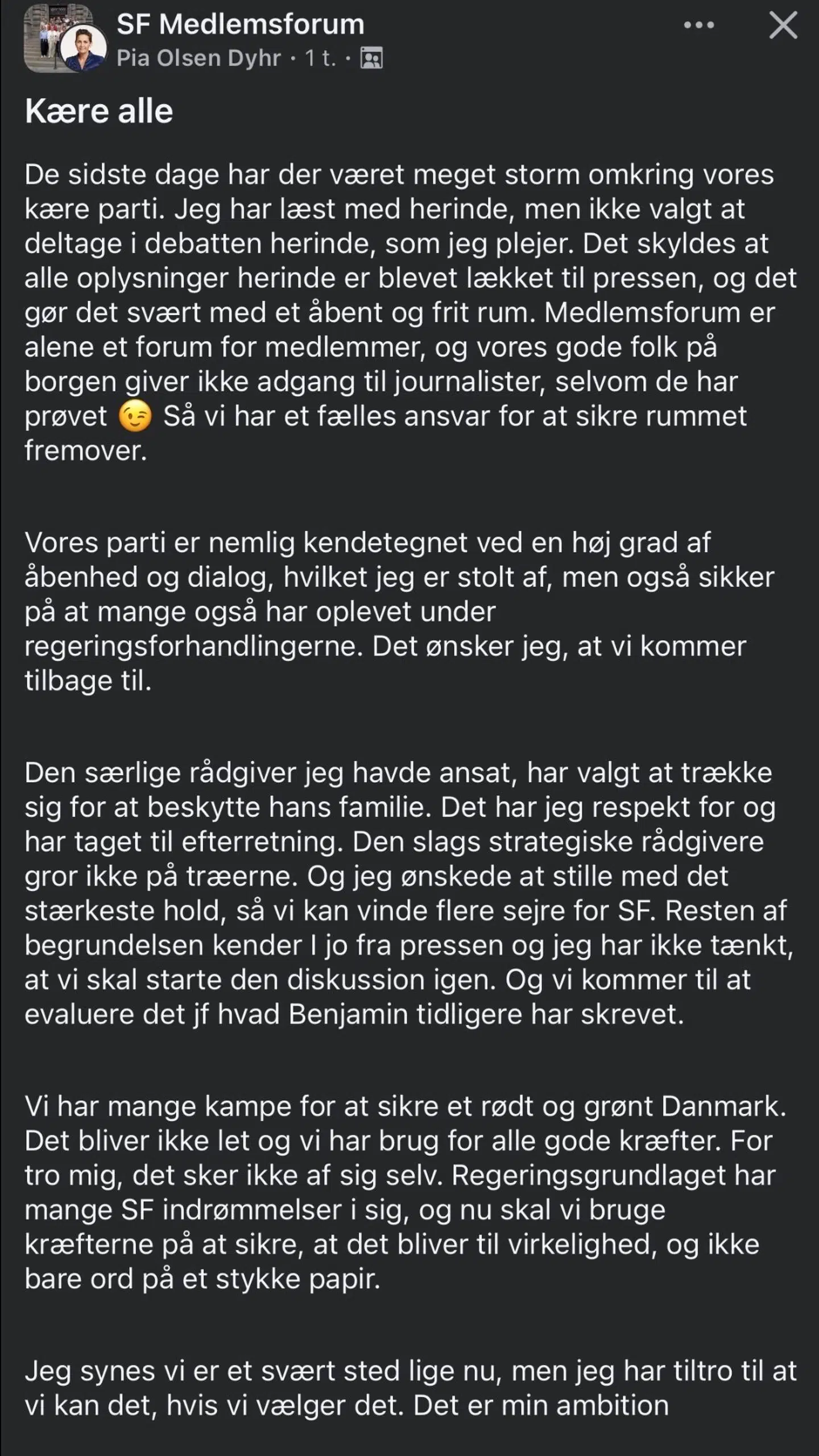 Lørdag aften sætter Pia Olsen Dyhr ord på, at hendes særlige rådgiver Thomas Nystrøm har trukket sig fra sin post.