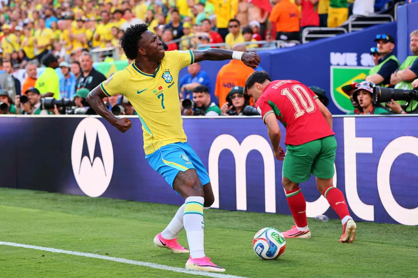 Vinicius Junior udlignede til 1-1 for Brasilien efter en halv time.