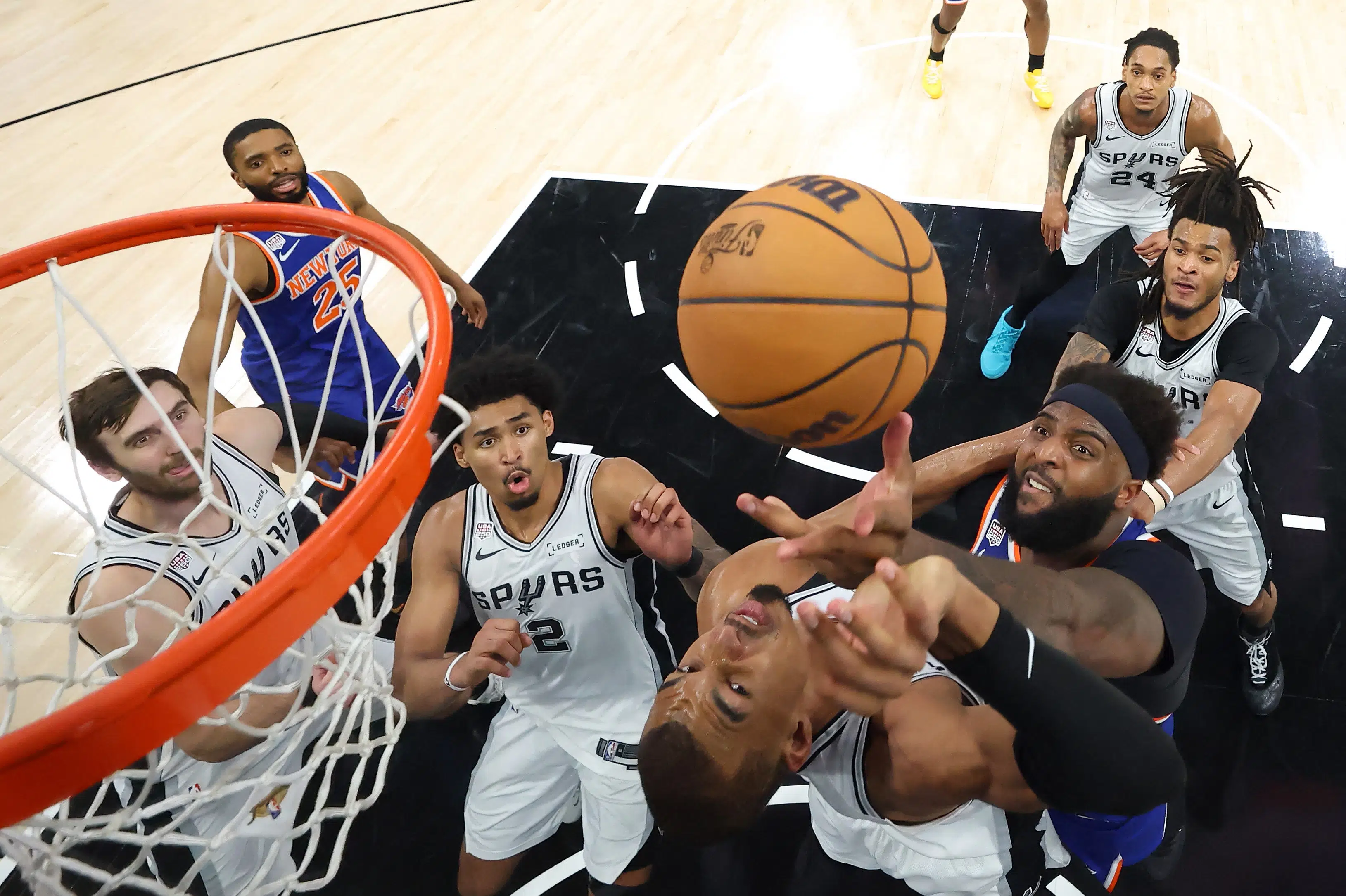 New York Knicks Win NBA Title After 53 Years