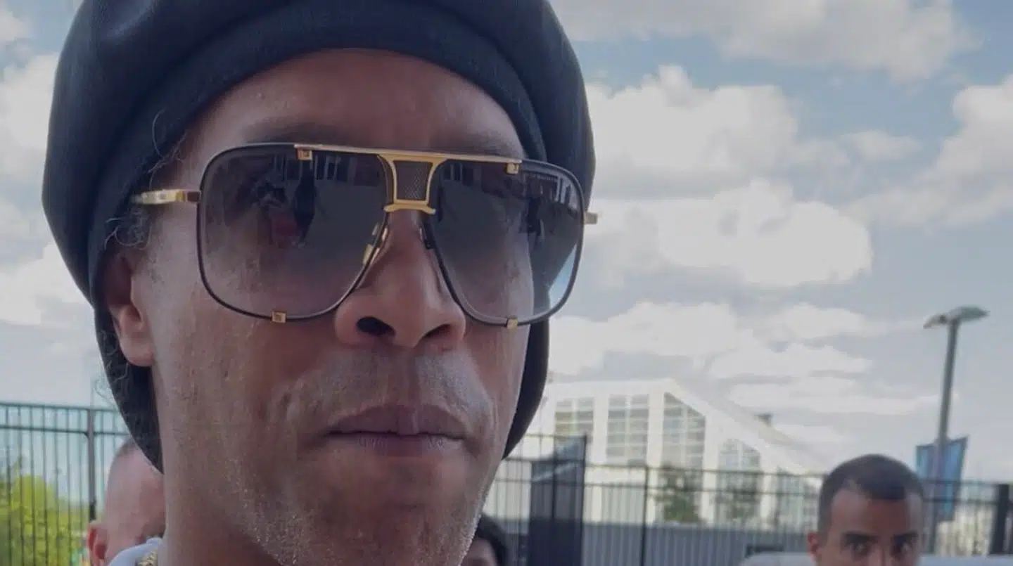 B.T. snakkede med Ronaldinho.