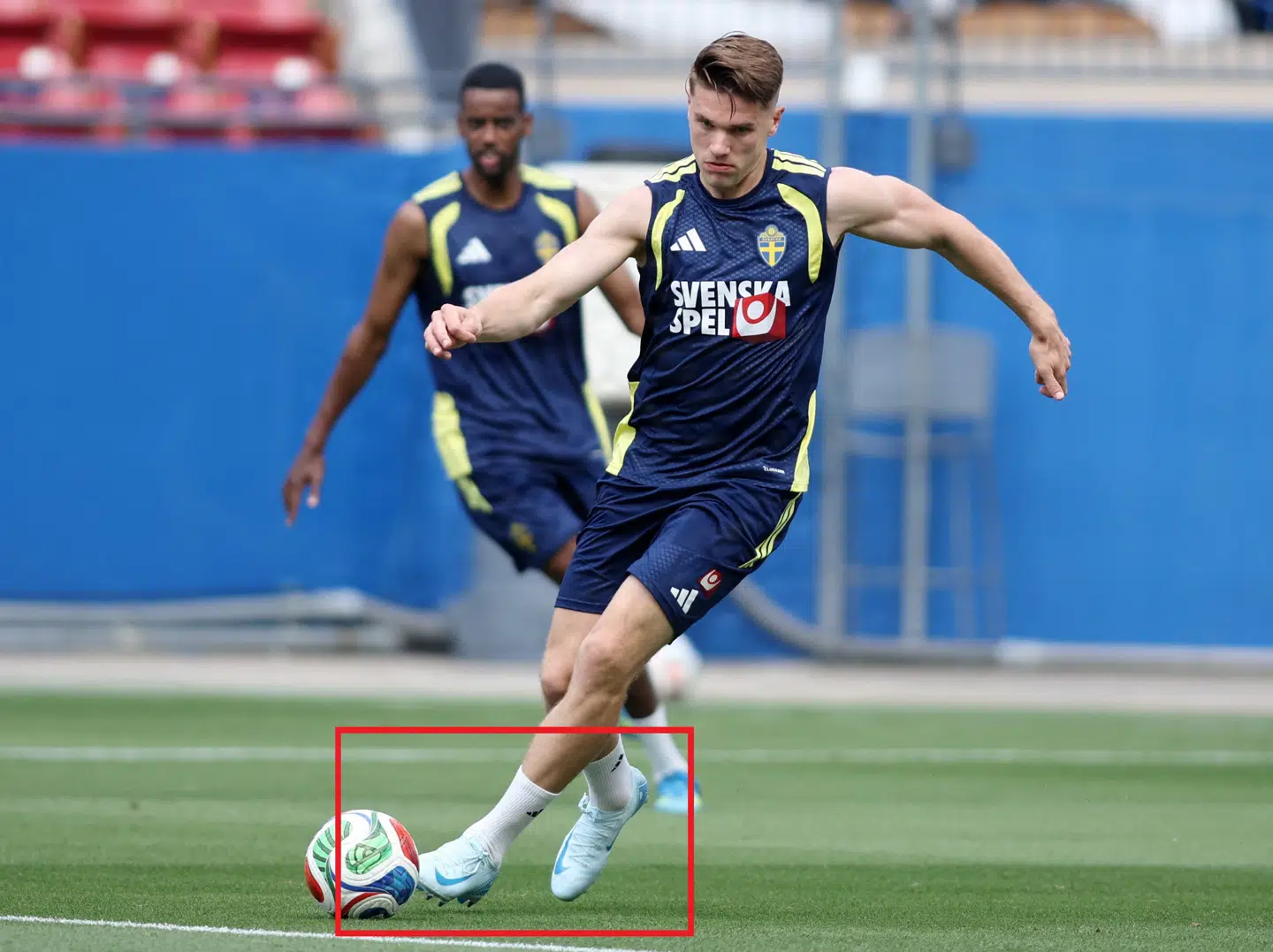 Her ses Viktor Gyökeres iført Nike-fodboldstøvler under et af Sveriges træningspas i Dallas forud for VM-slutrunden.