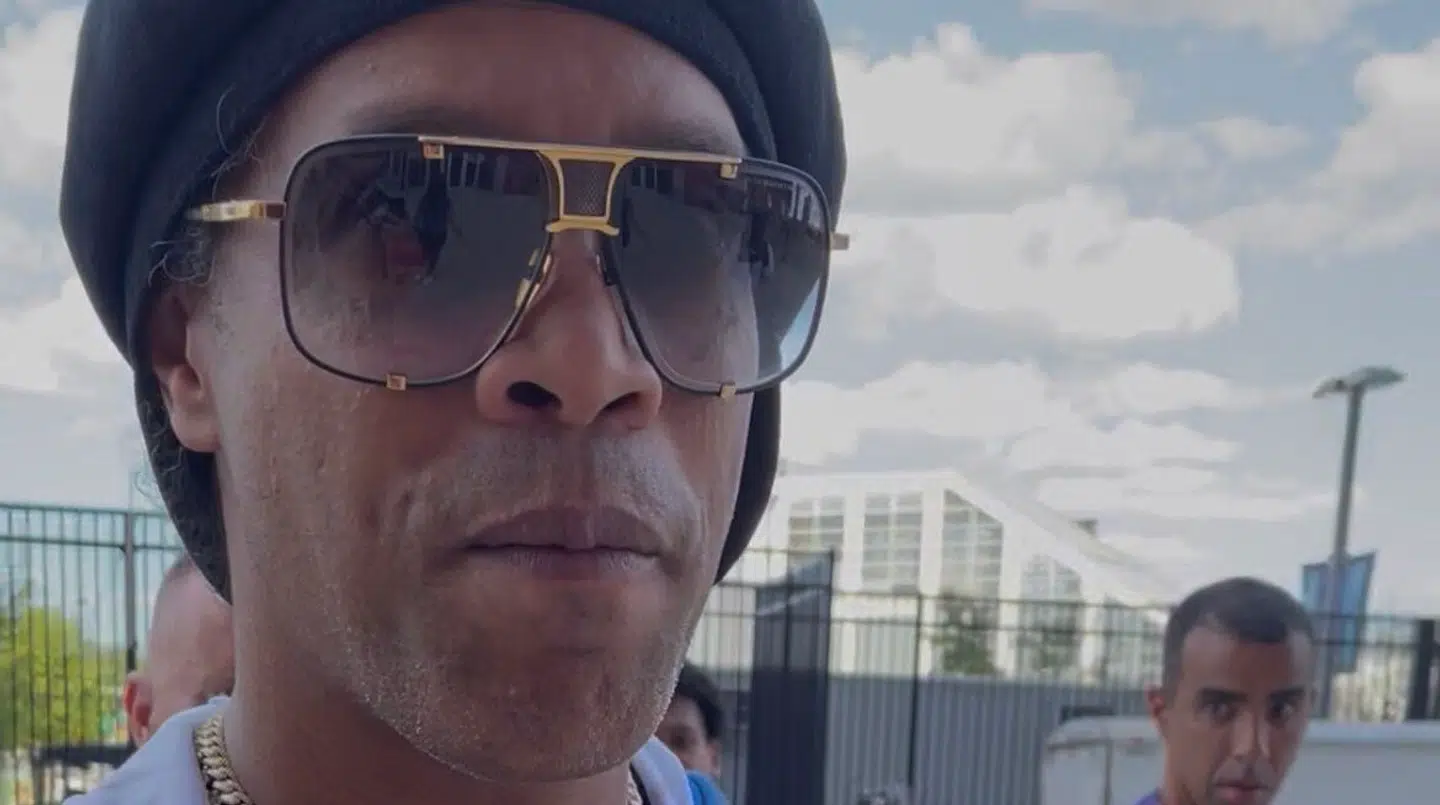 B.T. talte med Ronaldinho.