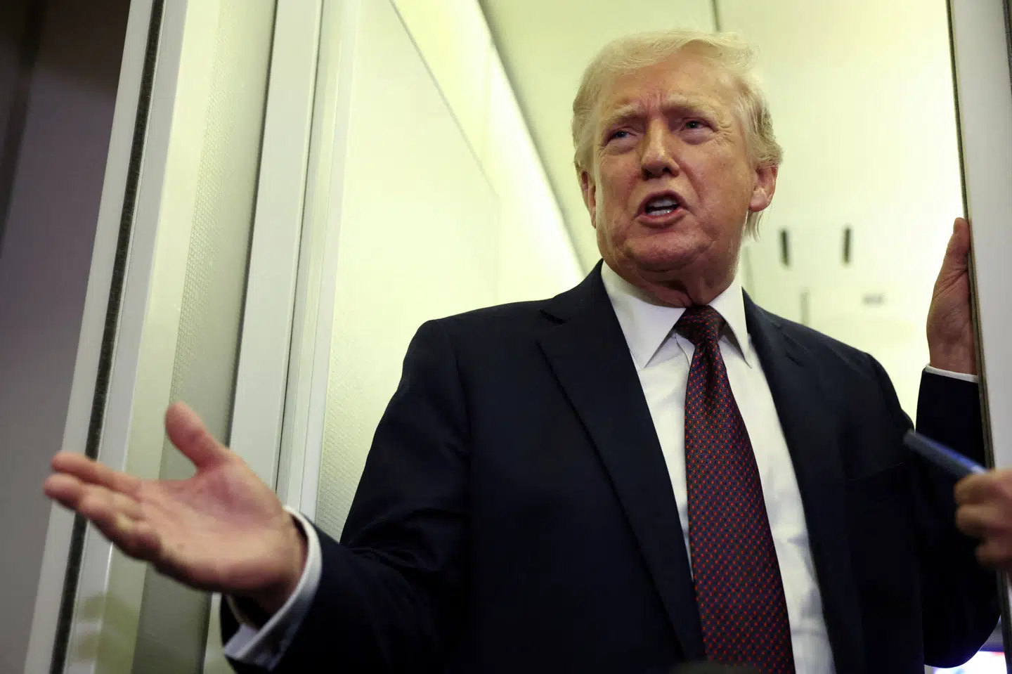 - Aftalen er planlagt til at blive underskrevet i morgen (søndag, red.), og umiddelbart efter er Hormuzstrædet åbent for alle, skrev præsident Donald Trump lørdag på Truth Social. (Arkivfoto).