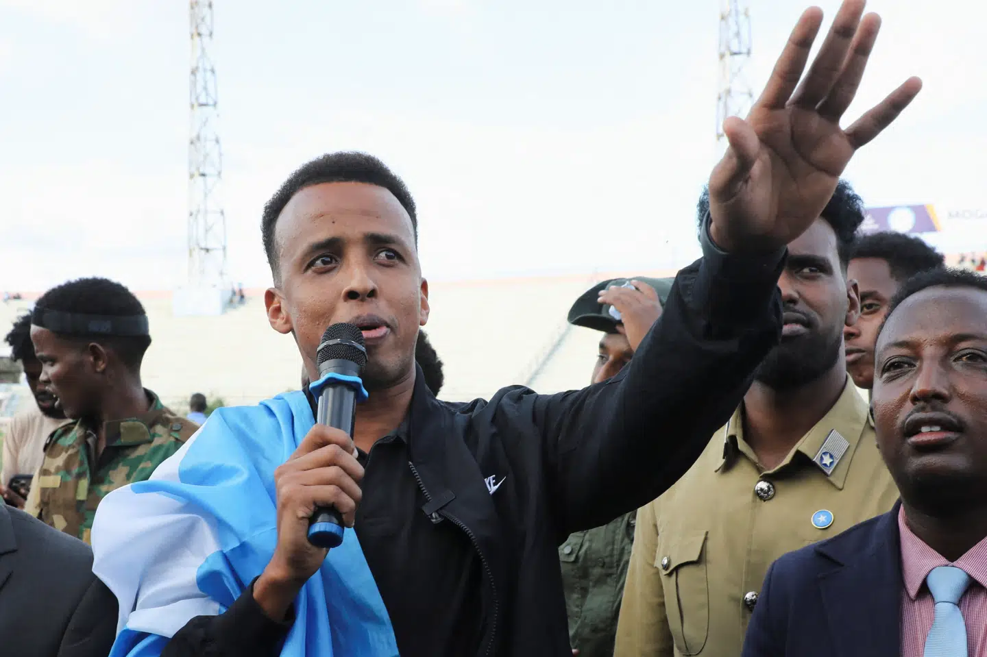 Dommeren Omar Artan blev nægtet indrejse i USA, hvor han skulle dømme VM. Da han kom hjem til Somalia blev han modtaget som folkehelt. (Arkivfoto).