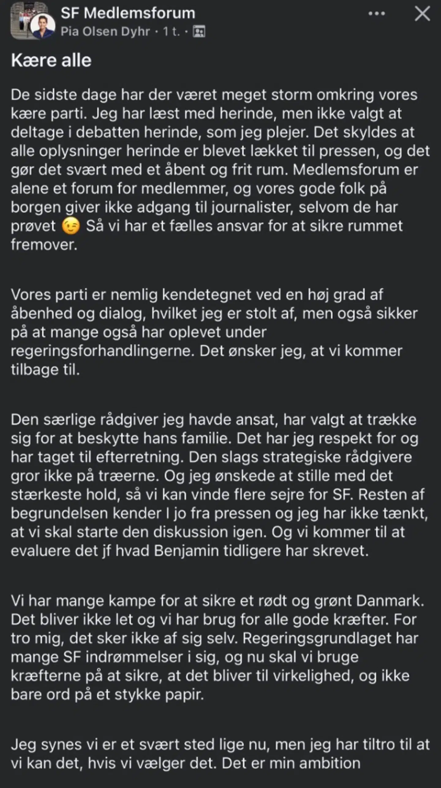 Lørdag aften sætter Pia Olsen Dyhr ord på, at hendes særlige rådgiver Thomas Nystrøm har trukket sig fra sin post.