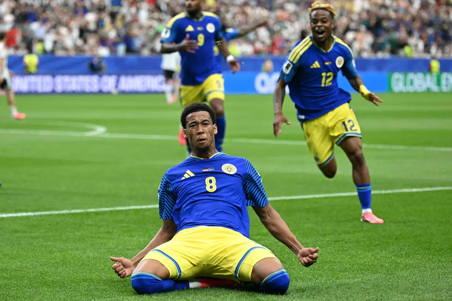 Livano Comenencia scorede et historisk mål for Curacao i landets første optræden ved VM i fodbold for herrer.