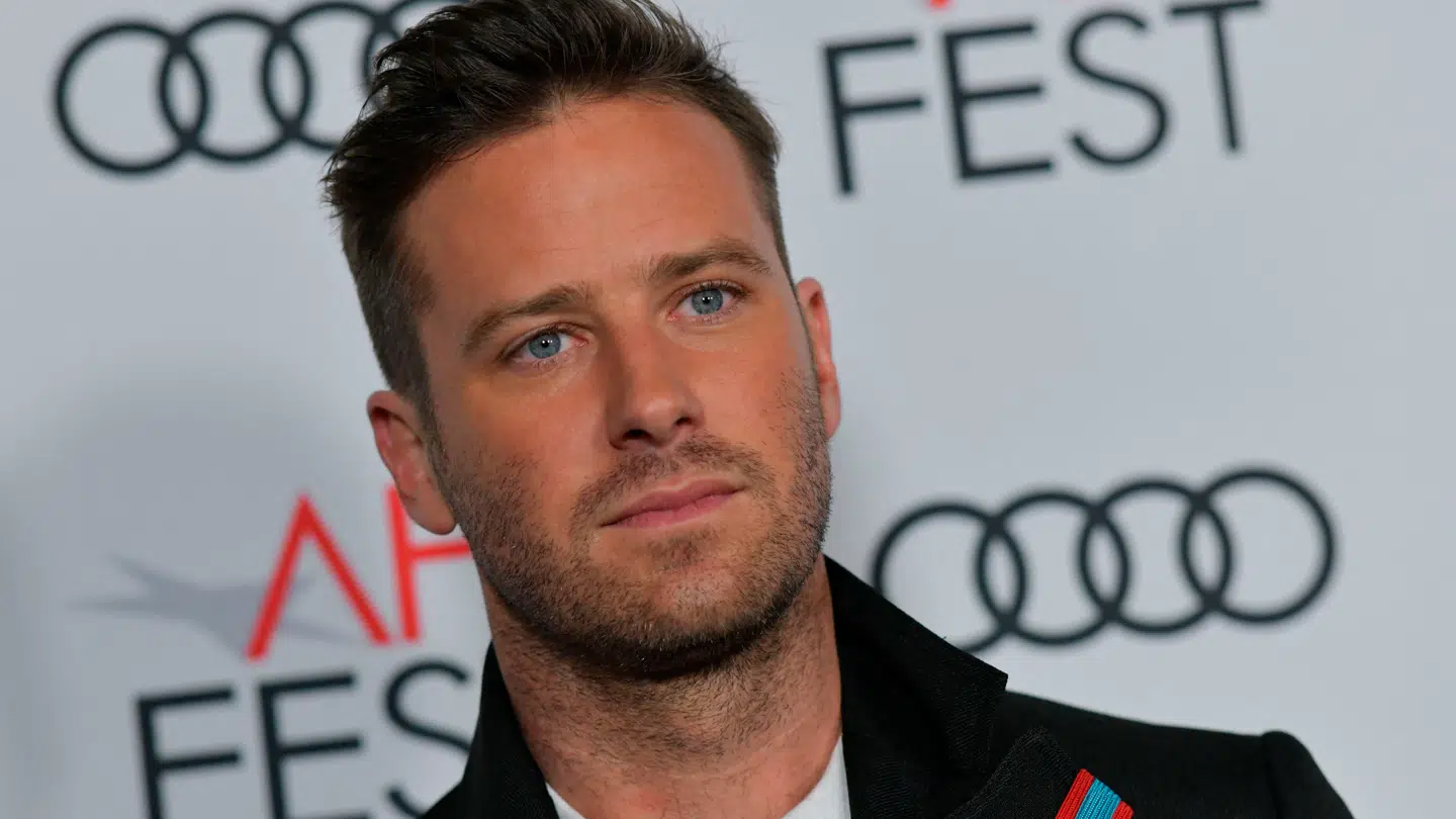 Skuespiller Armie Hammer har angiveligt fået en kæreste.