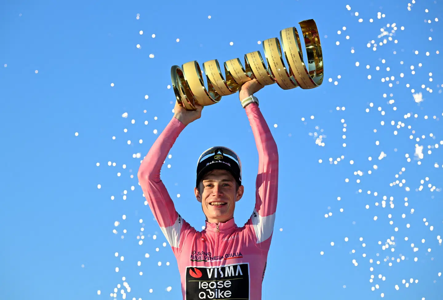 Jonas Vingegaard vandt årets Giro d'Italia. Nu har hans hold, Visma Lease a Bike, holdet klar, der skal hjælpe ham til at forsøge at genvinde Tour de France til sommer.