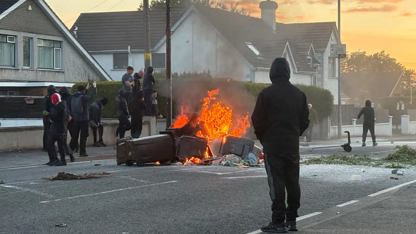 Gaderne i Belfast har de seneste dage været plaget af voldsomme uroligheder.