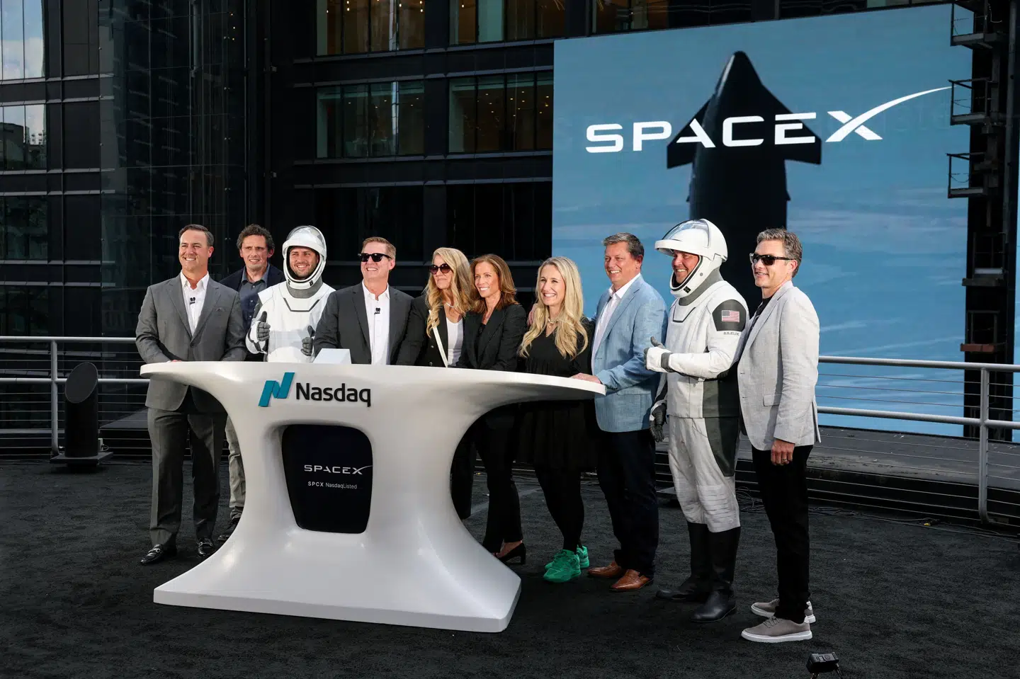 SpaceX lukkede efter sin første handelsdag på børsen med en stigning på 20 procent, hvilket blev fejret af rumfartsselskabets medarbejdere. Mandag fortsætter takterne. (Arkivfoto).