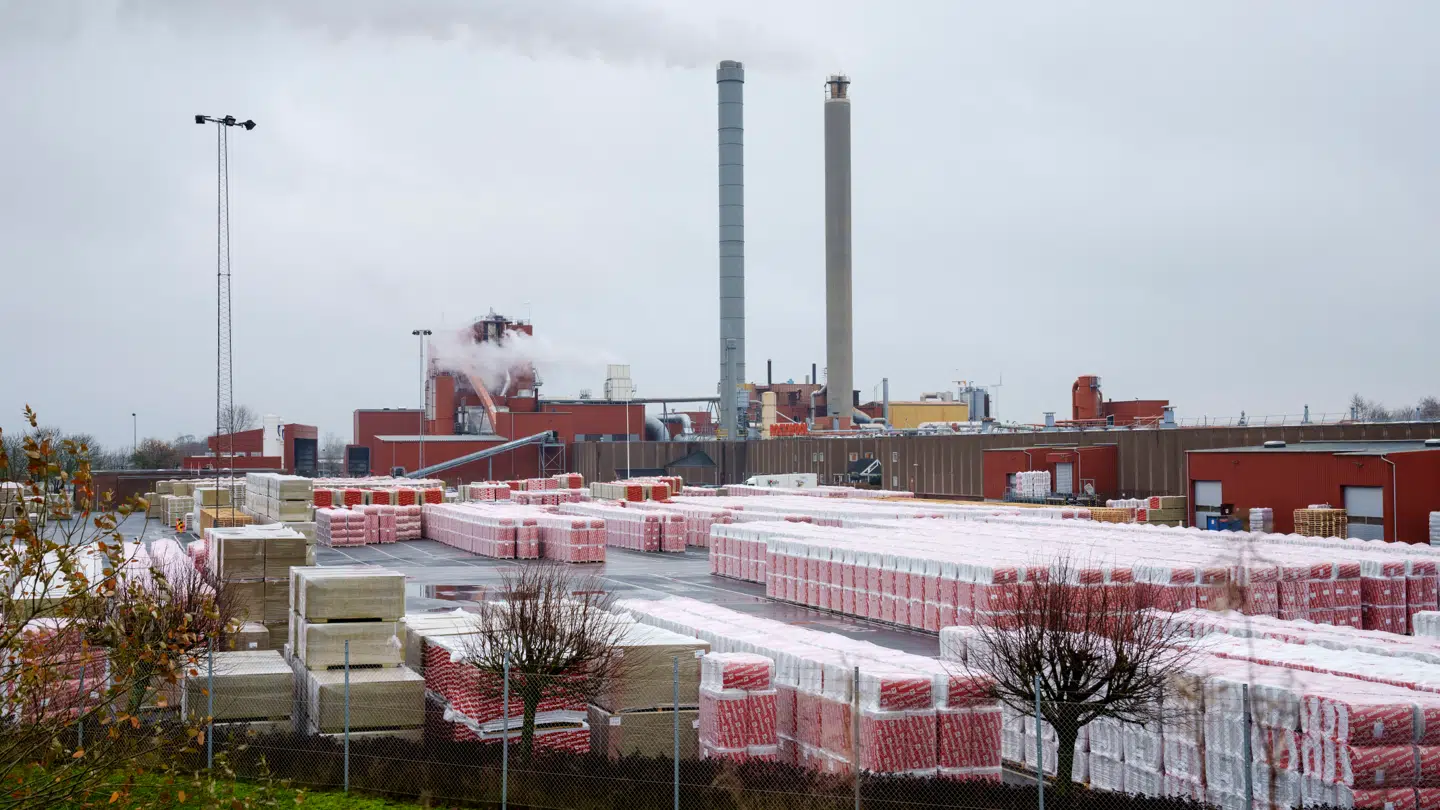 Rockwool står bag et isoleringsprodukt, der er lavet af stenuld.
