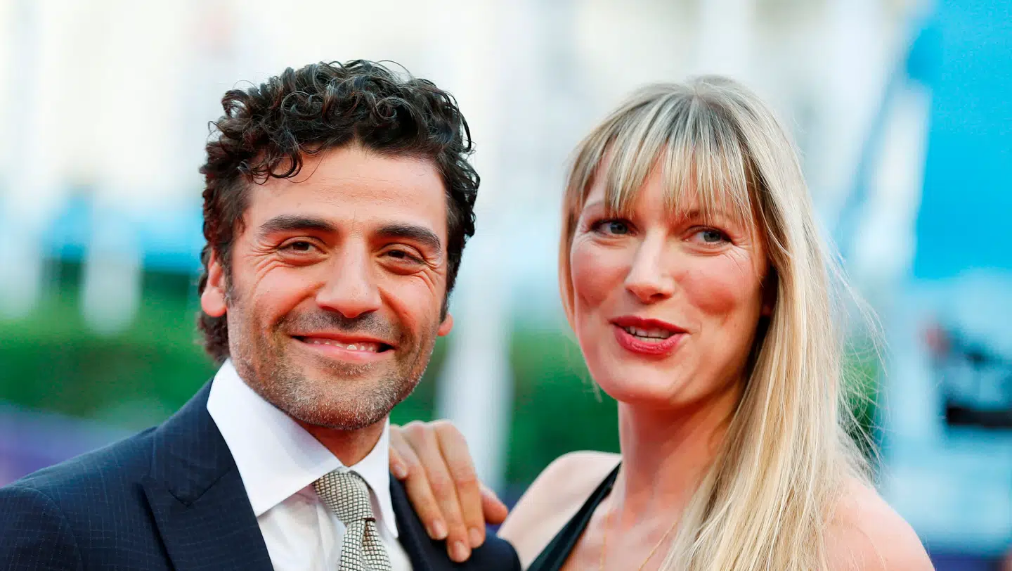 Oscar Isaac og Elvira Lind køber endnu et sommerhus i Tisvildeleje.