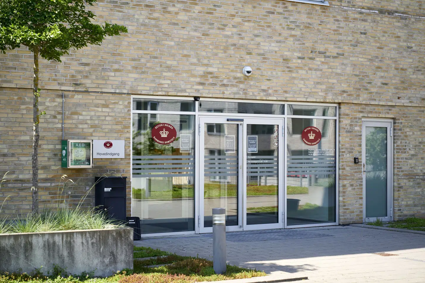 Tirsdag er der indledt en retssag i Retten i Holbæk mod fire ansatte på et hospice, der er tiltalt for at forsømme deres pligter op til en mands død i december 2023. (Arkivfoto).