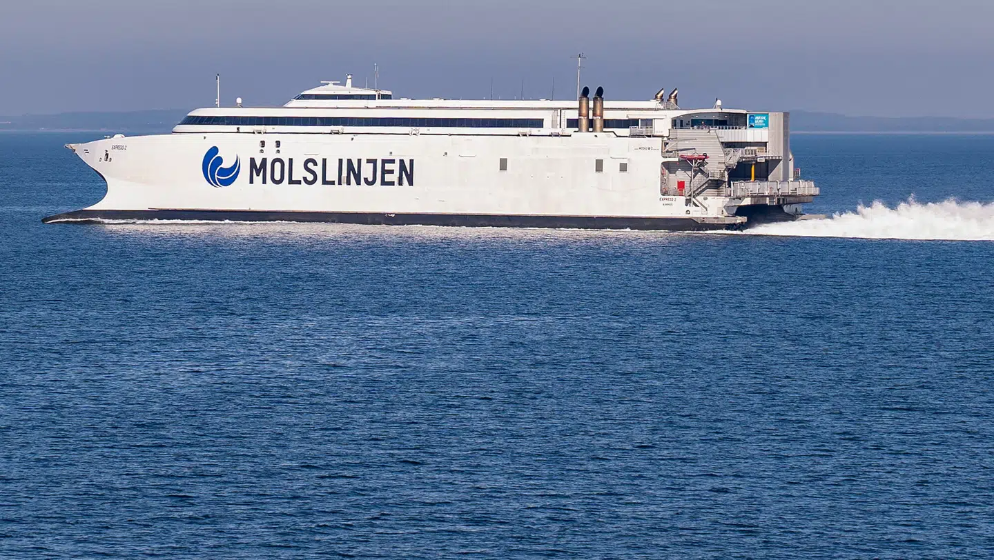Molslinjen krydser Kattegat.