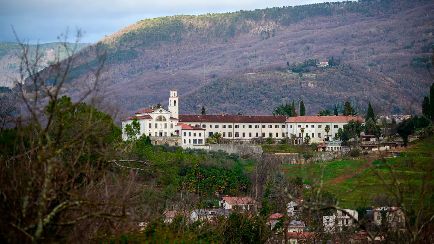 Det royale par blev gift på det slovenske kloster Kostanjevica.