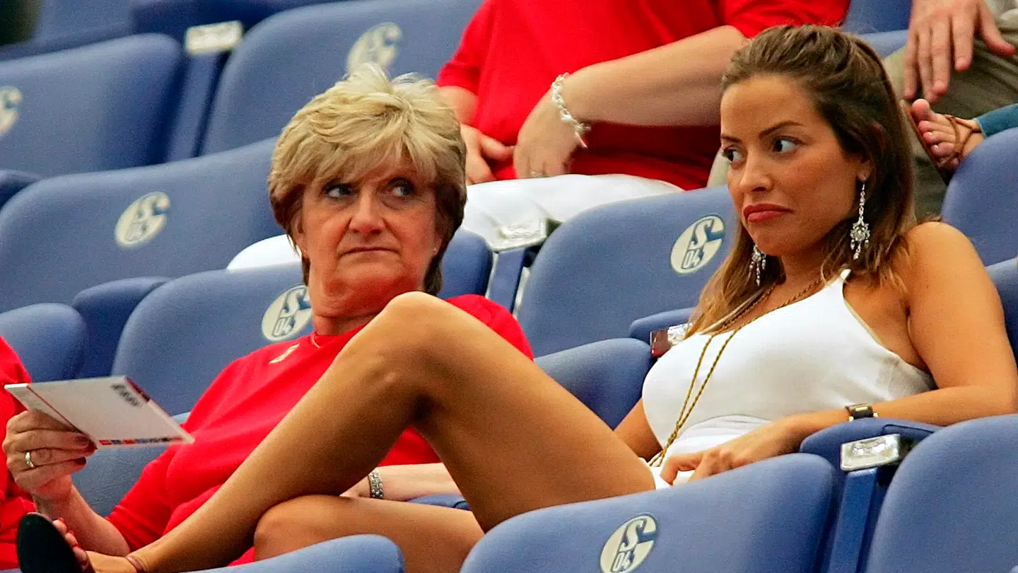 Elen Rives i selskab med David Beckhams mor.