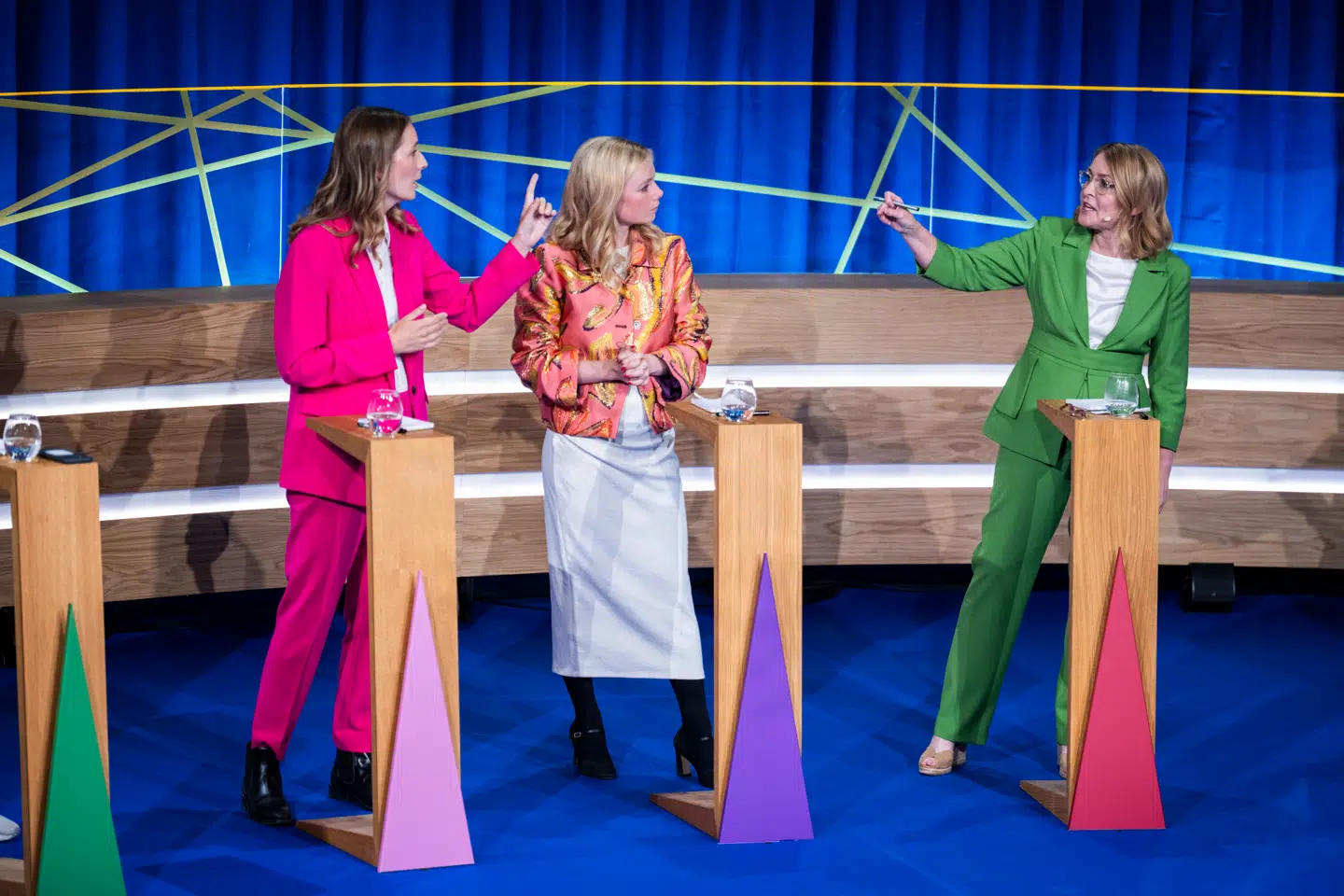 Regeringspartiernes medlemmer stemmer forskelligt på ny lovpakke, der onsdag skal vedtages i Europa-Parlamentet. Fra venstre: Kira Marie Peter-Hansen (SF), Sigrid Friis (RV) og Christel Schaldemose (S).