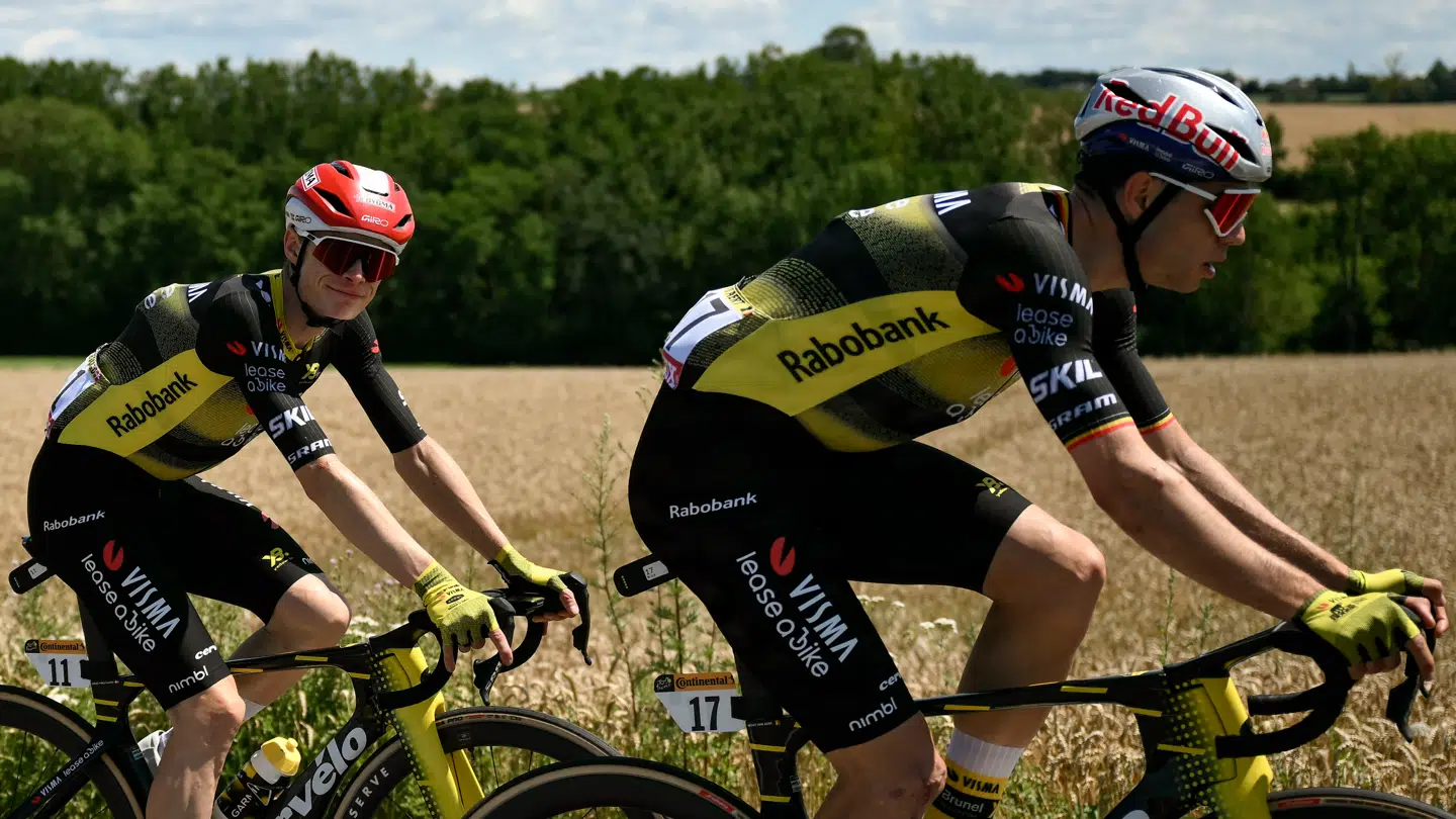 Vingegaard og Van Aert under sidste års Tour de France.