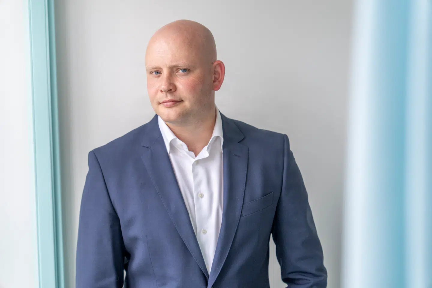 Jakob-Engel Schmidt (M) er nyudnævnt minister for skat og vækst. En af hans første opgaver bliver at få vedtaget en hævning af befordringsfradraget.