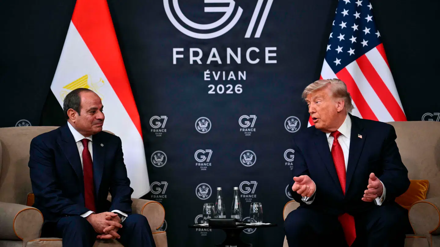Donald Trump møder Egyptens præsident Abdel Fattah El-Sisi under G7-topmødet i Frankrig.