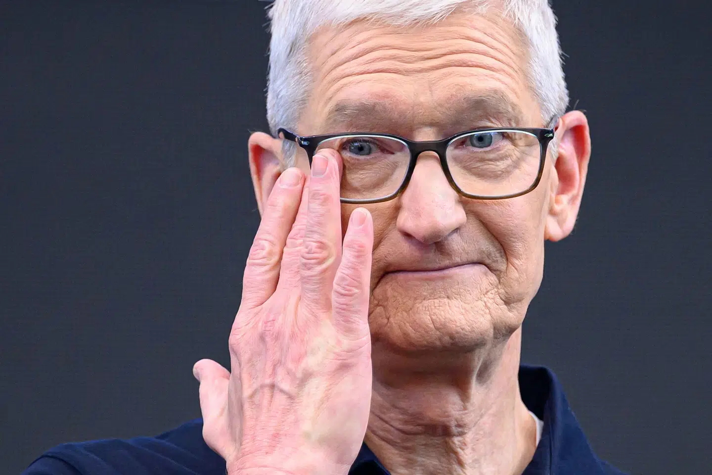 Apple-topchef Tim Cook siger, at selskabet er tvunget til at hæve prisen på sine produkter som følge af stigende udgifter til chips. (Arkivfoto).