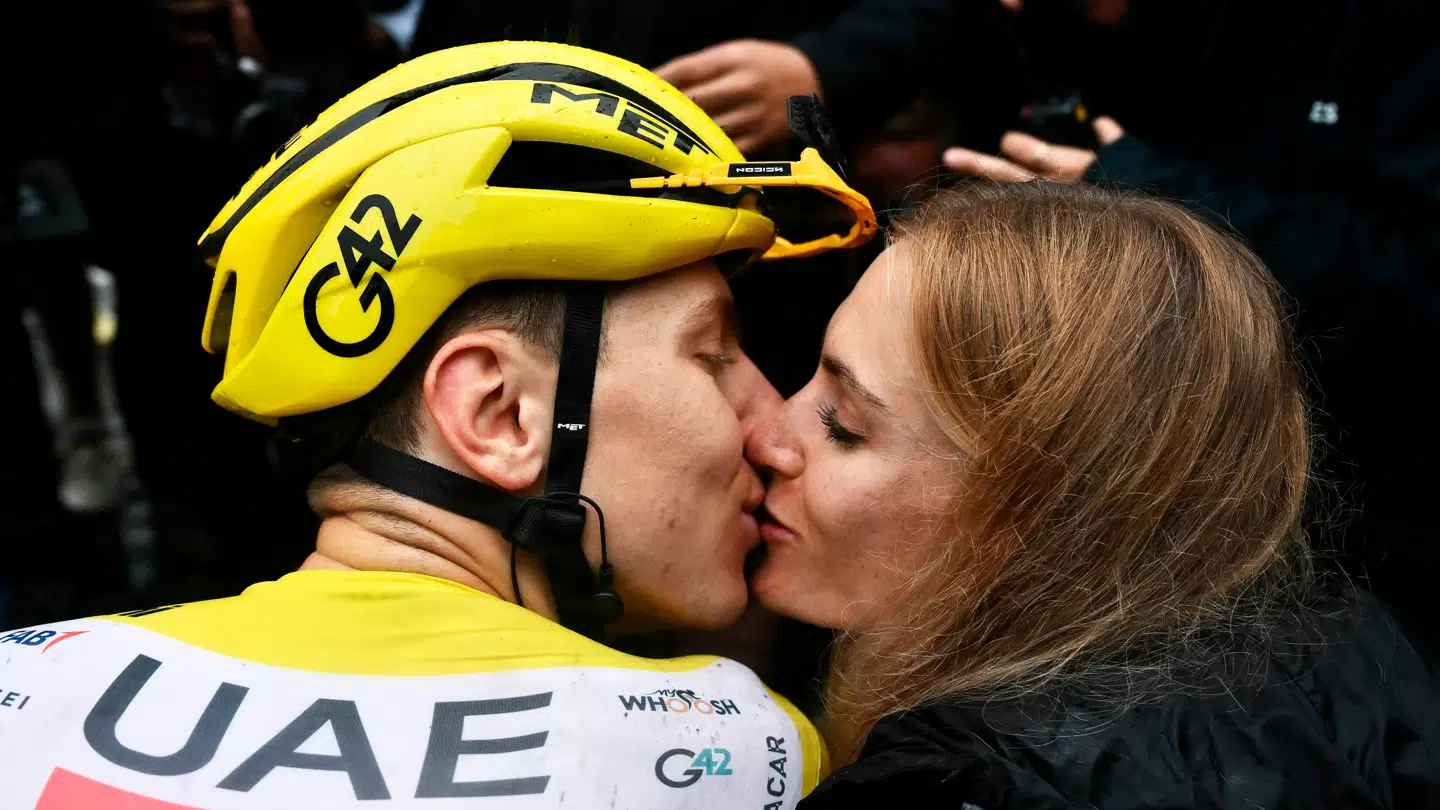 Zigart og cykelstjernen Tadej Pogacar har været forlovet siden 2021.