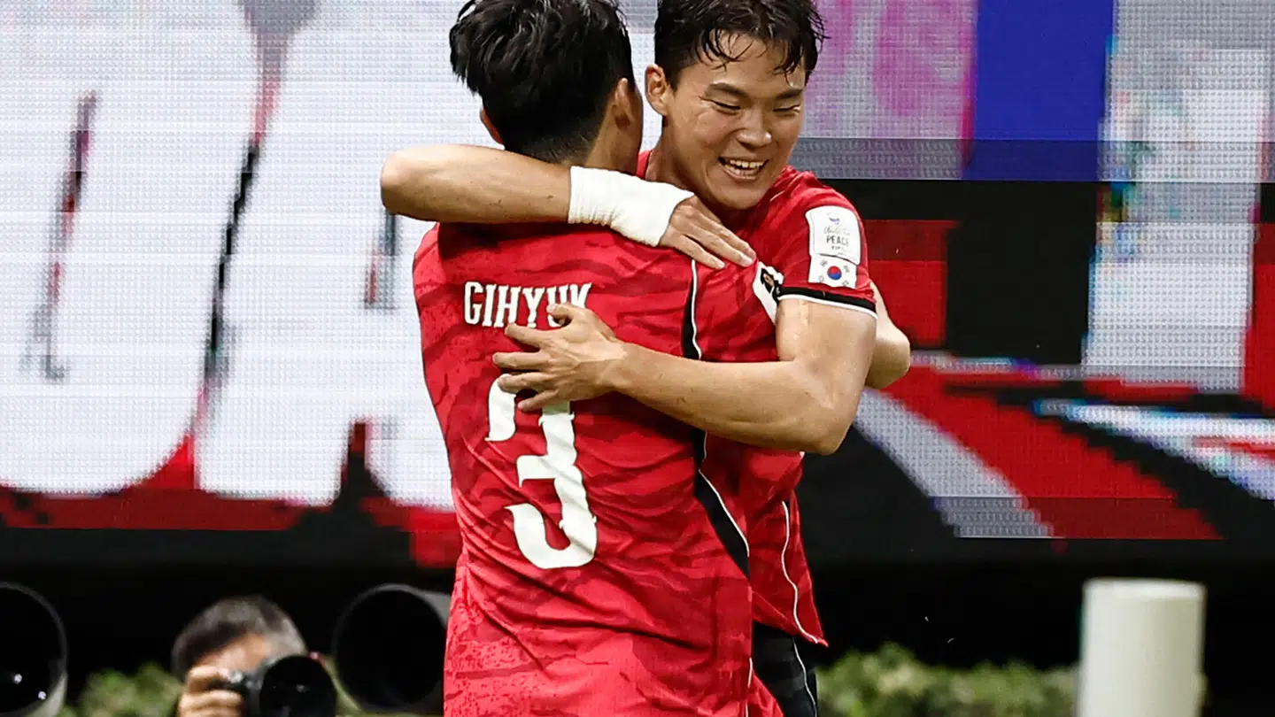Sydkorea fejrer deres sejr over Tjekkiet.