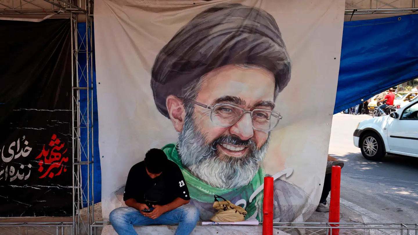 Mojtaba Khamenei godkender aftalen med USA.