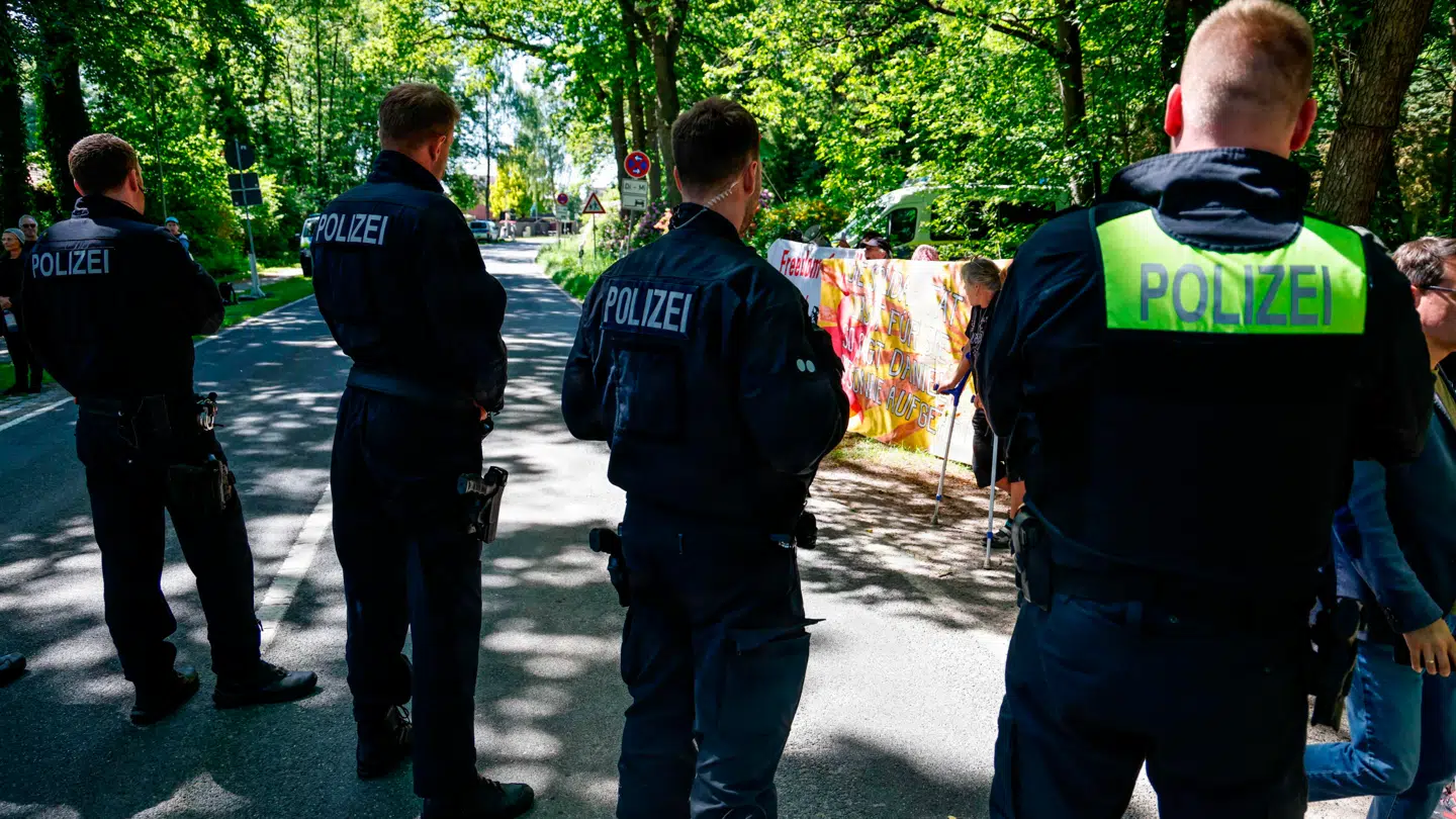 Lærere og ambulancepersonale forsøgte forgæves at genoplive den 11-årige dreng.