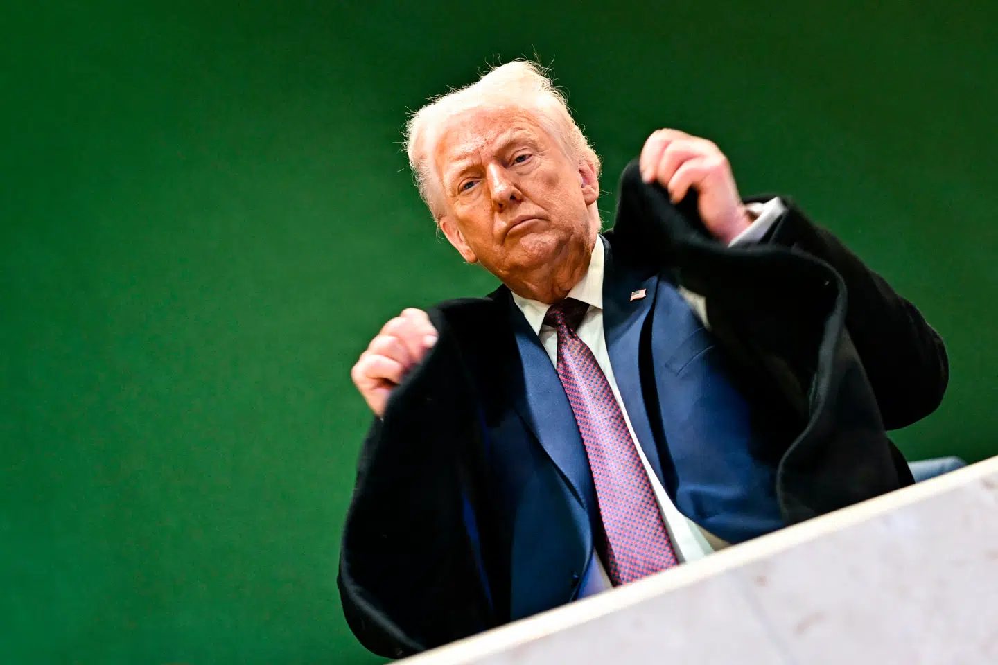 Donald Trumps ønske om at overtage Grønland har flere år på bagen og er mere gennemarbejdet end hidtil antaget, viser en grundig gennemgang af otte års forløb i magasinet The New Yorker.