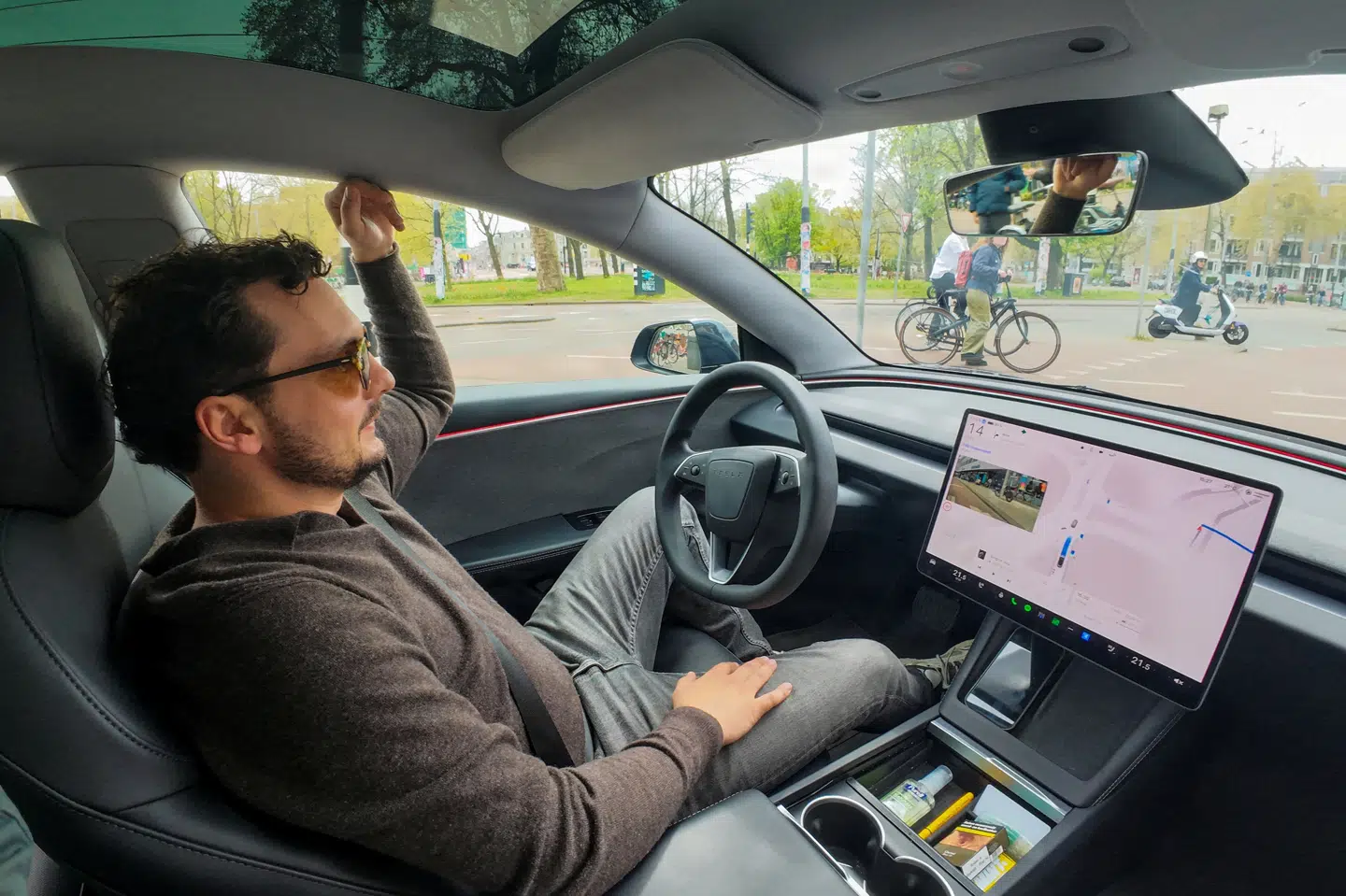 Teslas førerassistentsystem "FSD Supervised" er for nylig blevet foreløbelig godkendt i Danmark, mens svenske myndigheder er bekymret over mulighed for at bryde hastighedsgrænser. (Arkivfoto).