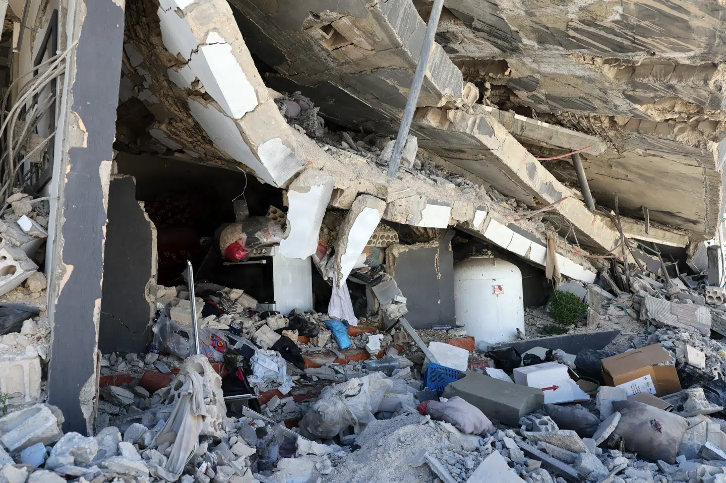 En ødelagt bygning efter et israelsk angreb i det sydlige Libanon.