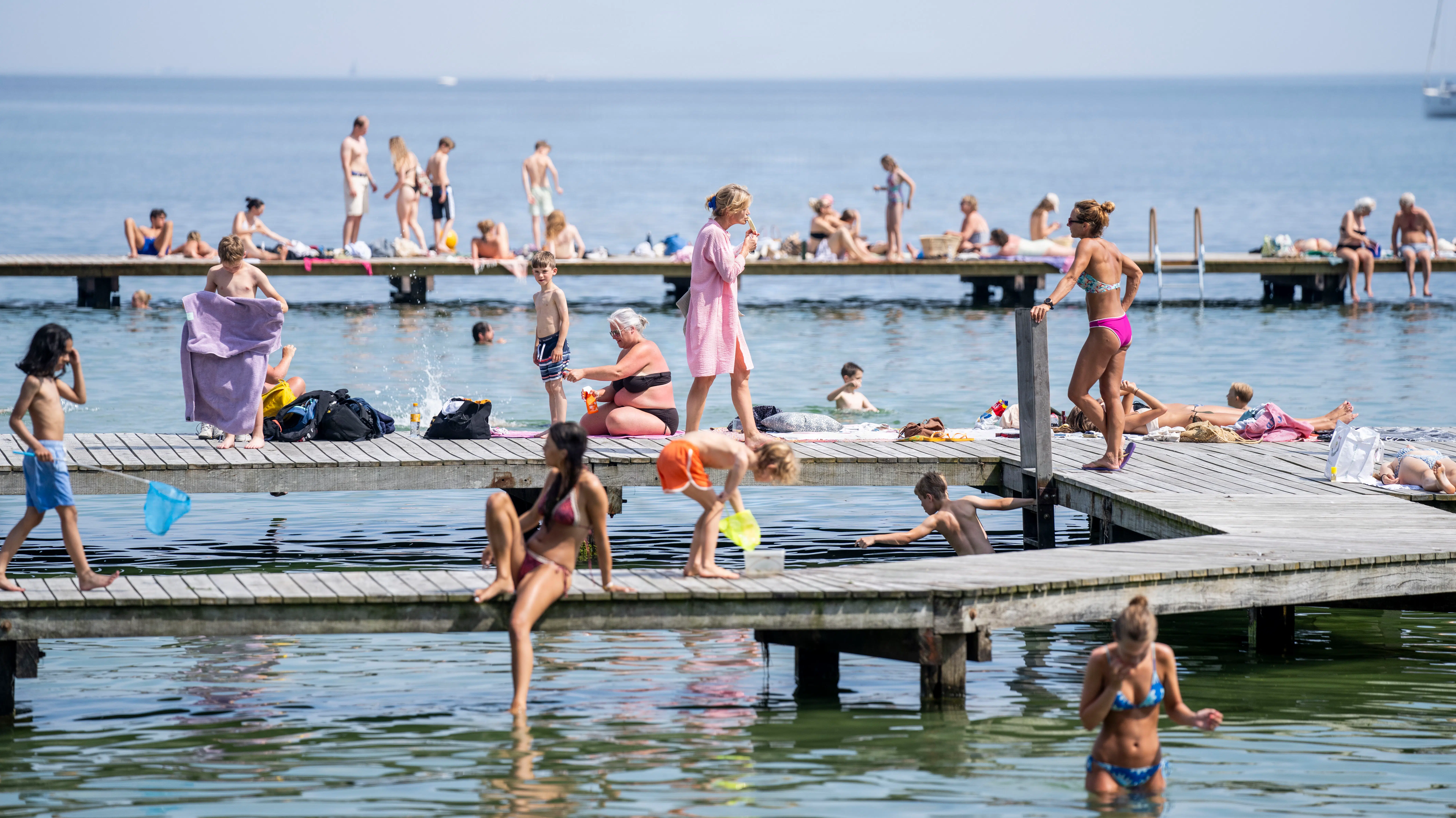 Vildt vejr rammer Danmark: 32 grader på vej