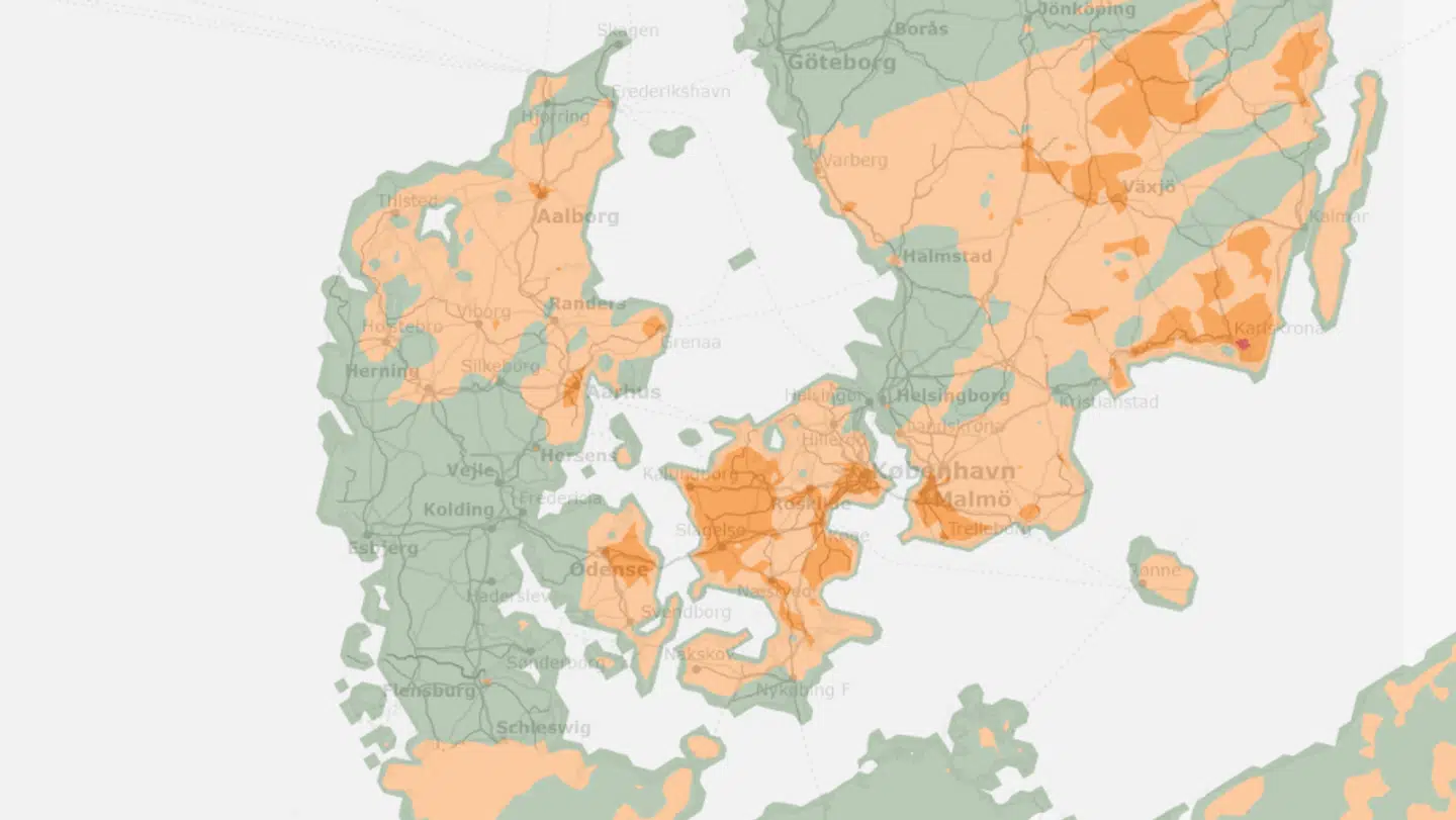 Den lyseorange farve indikerer moderat brandfare, mens den mørkeorange indikerer høj brandfare. Grøn betyder lav brandfare.
