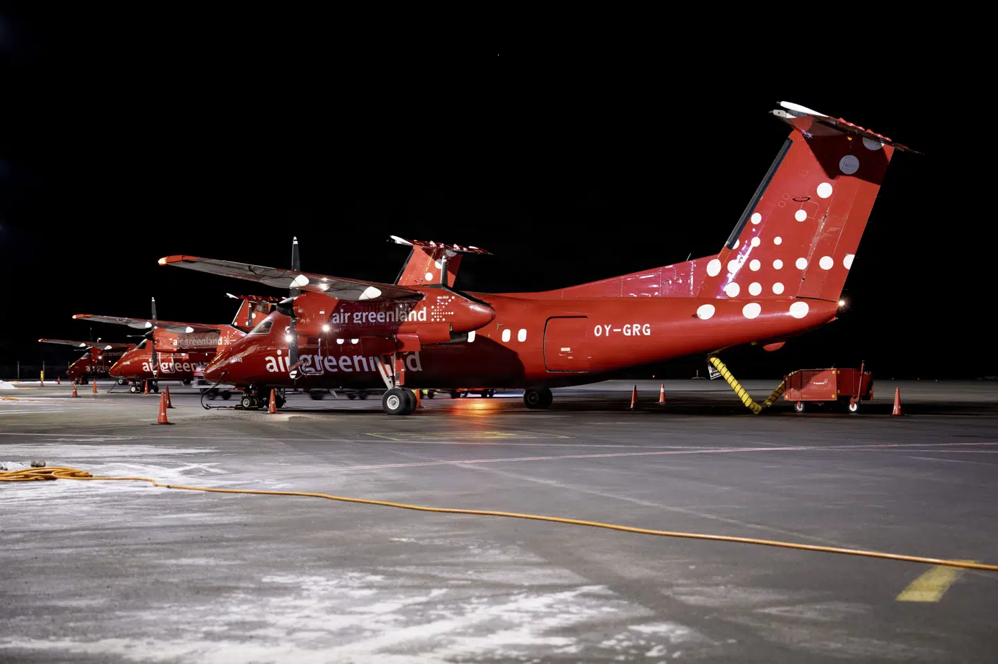 Air Greenland har søndag aflyst alle flyafgange til og fra Nuuk på grund af kraftig vind. (Arkivfoto).