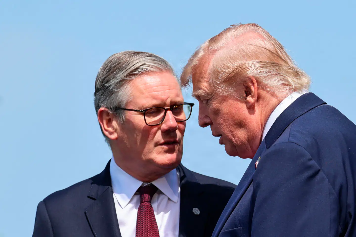 USAs præsident, Donald Trump, skrev søndag på Truth Social, at den britiske premierminister, Keir Starmer, kommer til at trække sig.