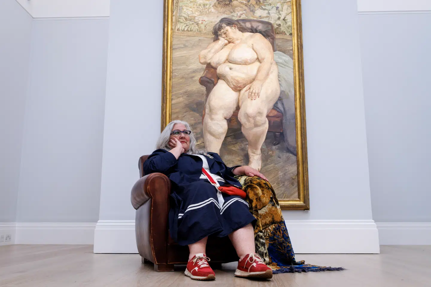 Sue Tilley, har flere gange siddet model for Lucian Freud. Her kan man se hende i værket »Sleeping by the Lion Carpet«. det er også Tilley der optræder i nøgen i værket »Evening in the Studio« fra 1993, der lige nu kan ses på Louisiana.