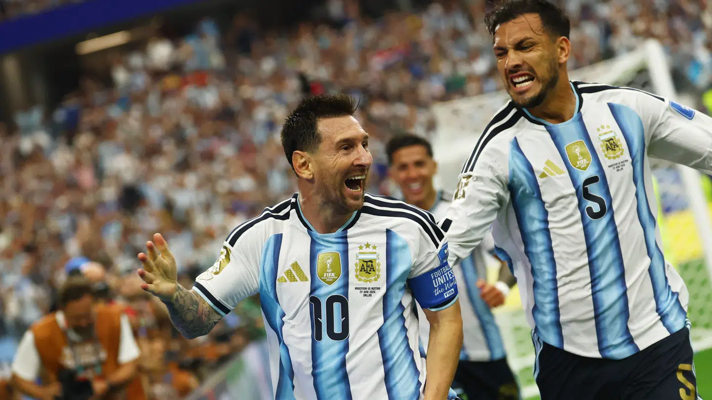 Messi og holdkammeraterne jubler.