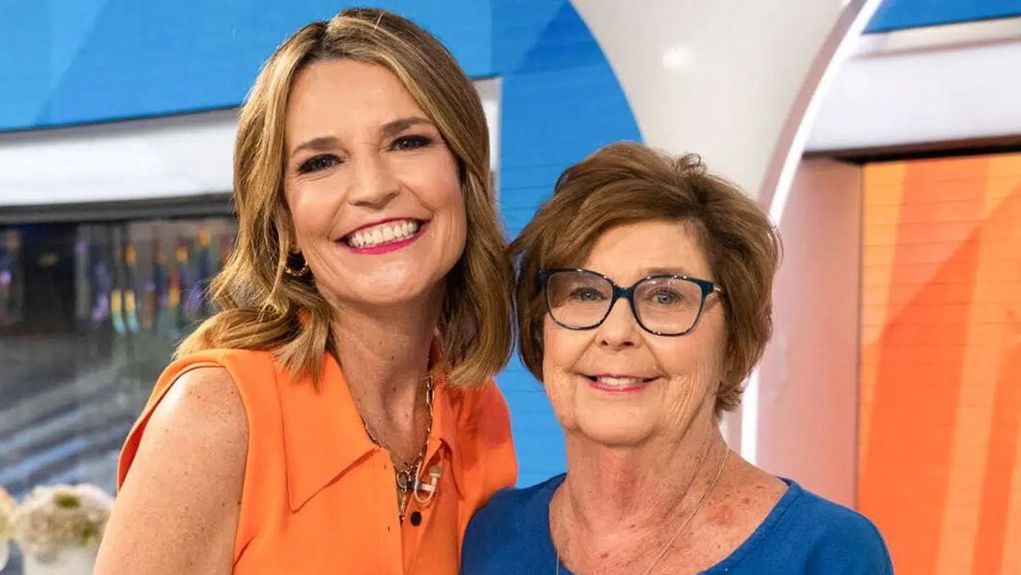 Savannah Guthrie (tv.) med moren Nancy Guthrie.