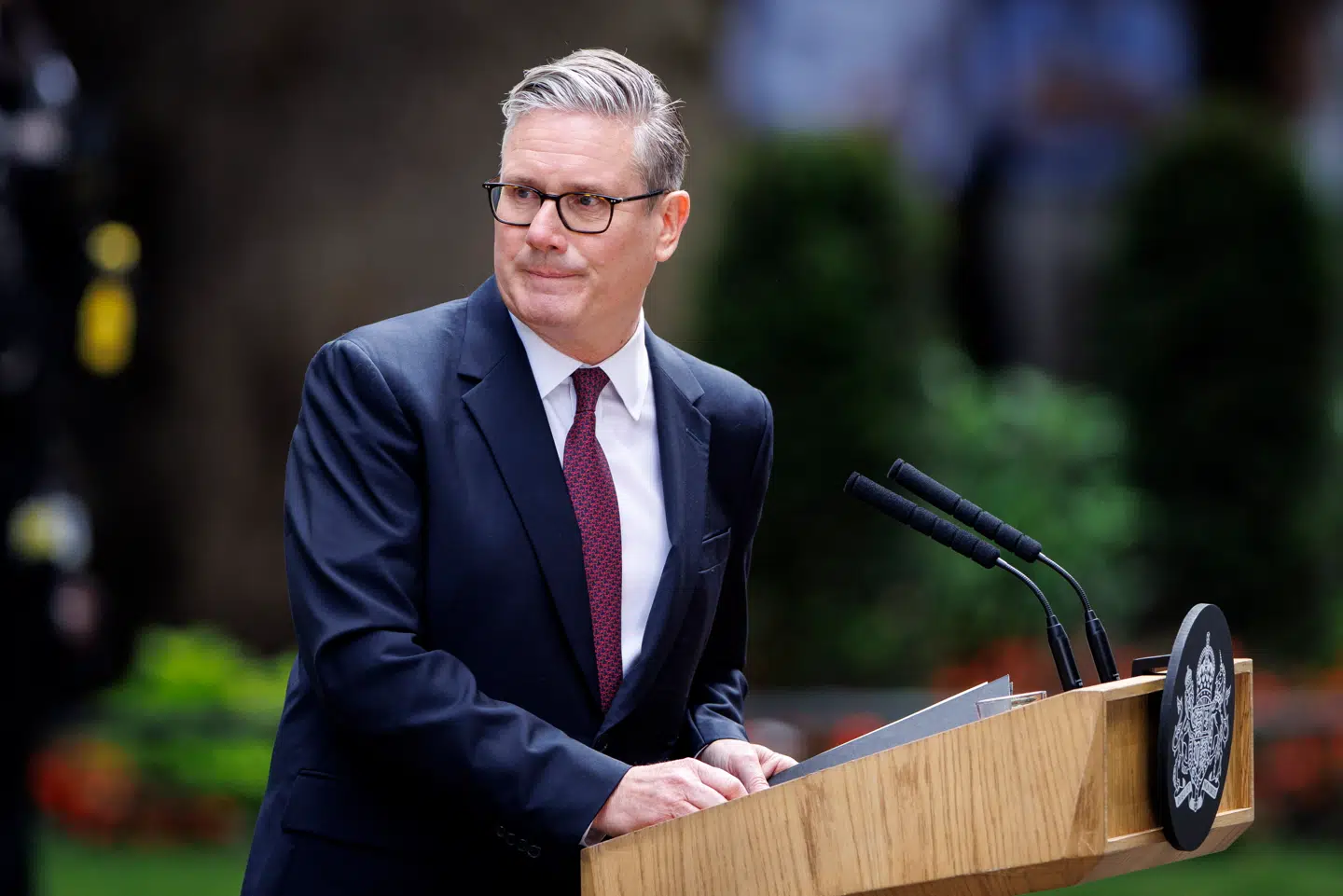 Den britiske premierminister, Keir Starmer, har kastet håndklædet i ringen. Nu vil den yderste venstrefløj til magten.